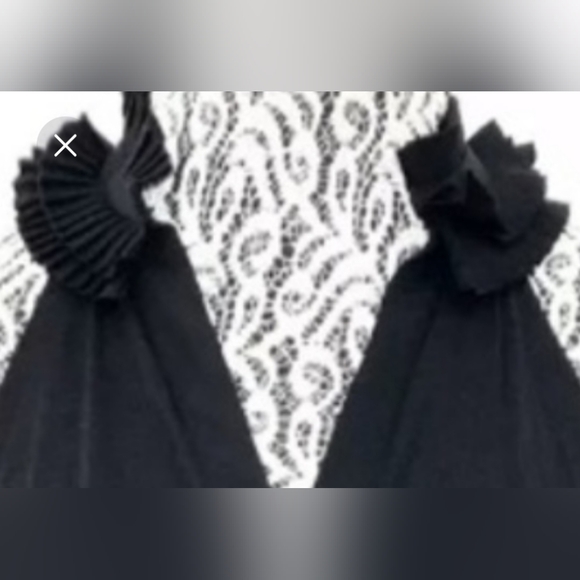 Bcbg cute pleated ruffles ,V neck ,front buttoned,short,black dress size xxs - Picture 5 of 5